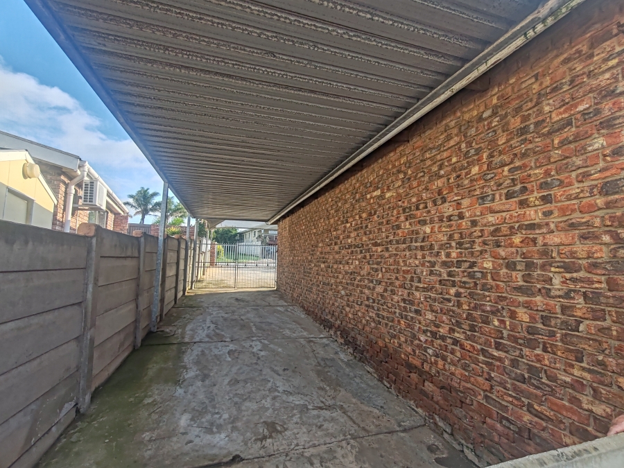 3 Bedroom Property for Sale in Azalea Park Eastern Cape